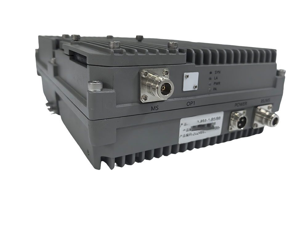  雁塔三频手机信号接收器2000㎡